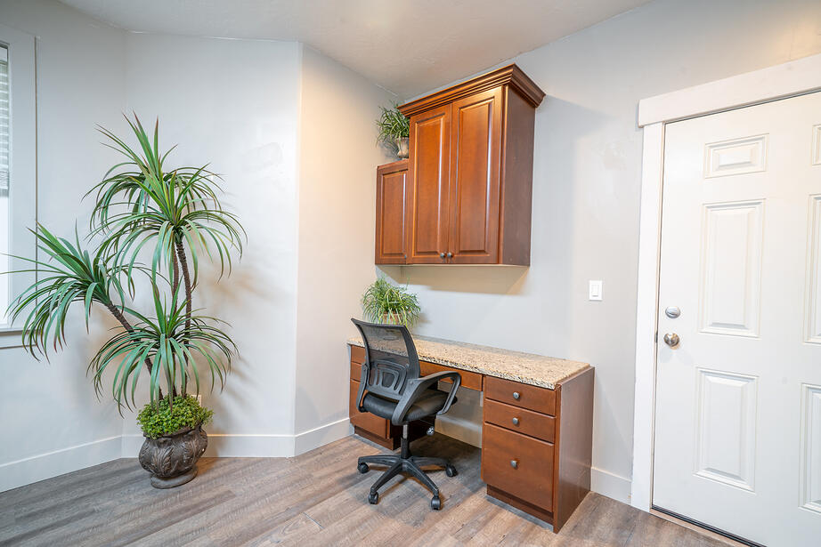 Desk Desk